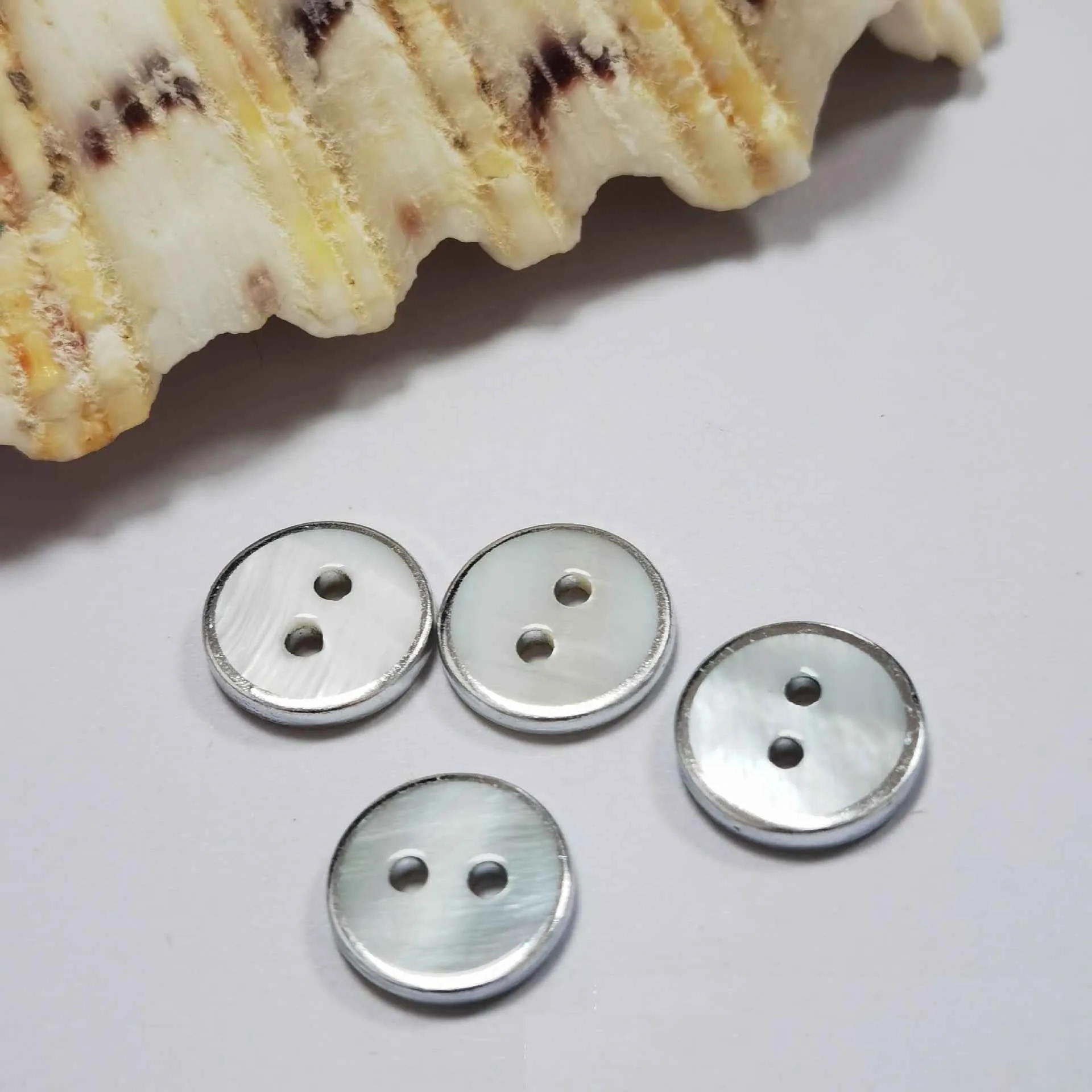 18L (11mm) Round 2-Hole Freshwater Shell Buttons Silver Edge 105 Pack