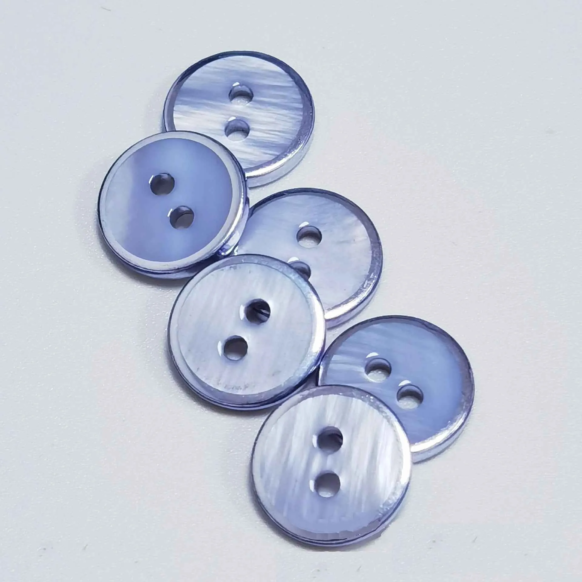 18L (11mm) Round 2-Hole Freshwater Shell Buttons Silver Edge 105 Pack