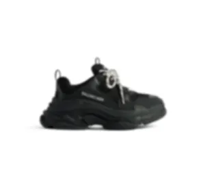 B********a S Sneaker
