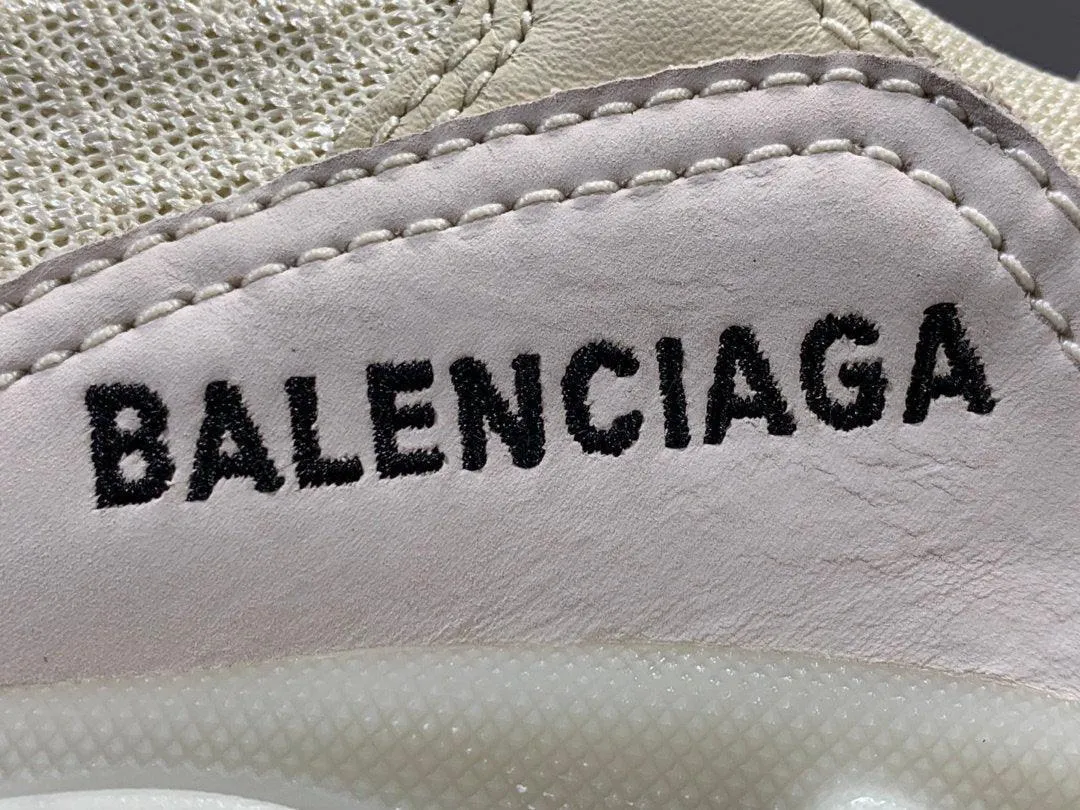 BALENCIAGA TRIPLE S SNEAKER