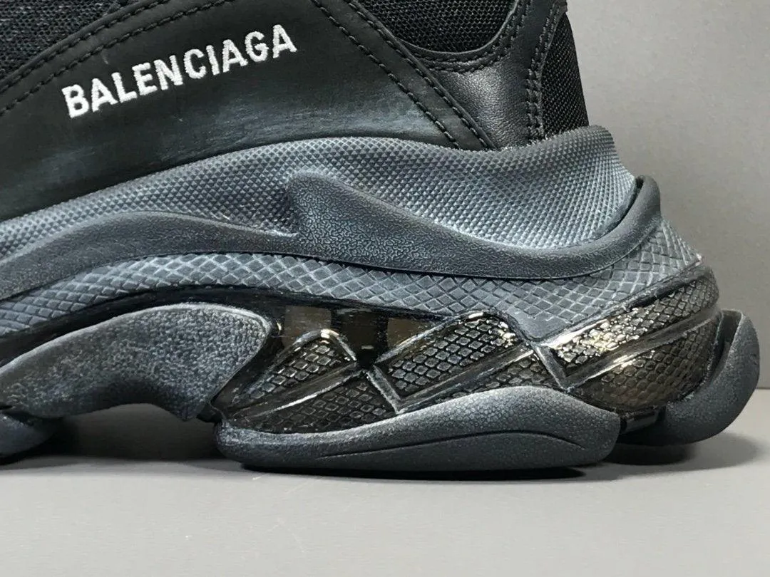 BALENCIAGA TRIPLE S SNEAKER
