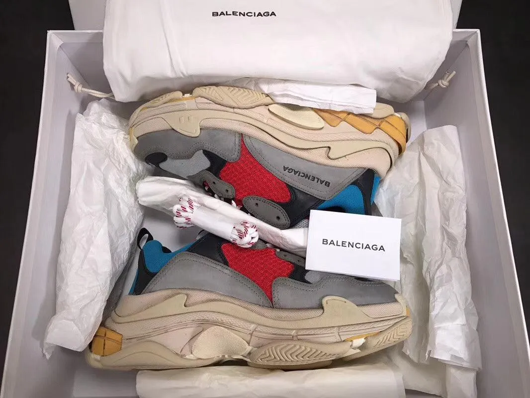 BALENCIAGA TRIPLE S SNEAKER