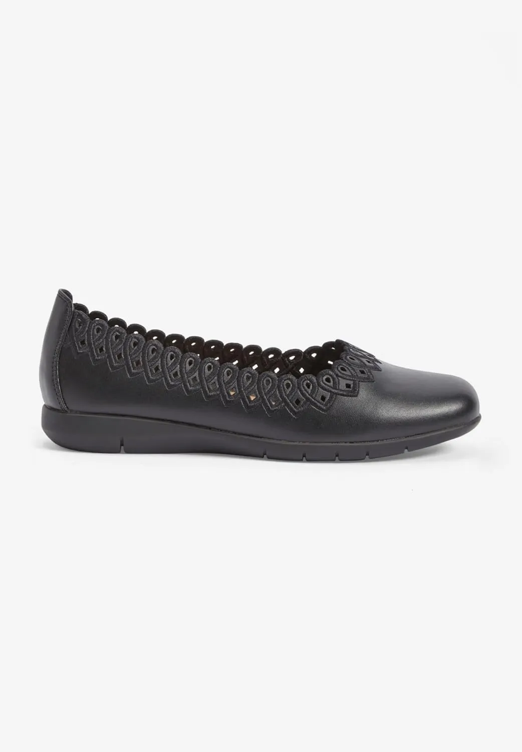 Comfortview Women's The Vivi Slip On Flat (Wide Widths Available)