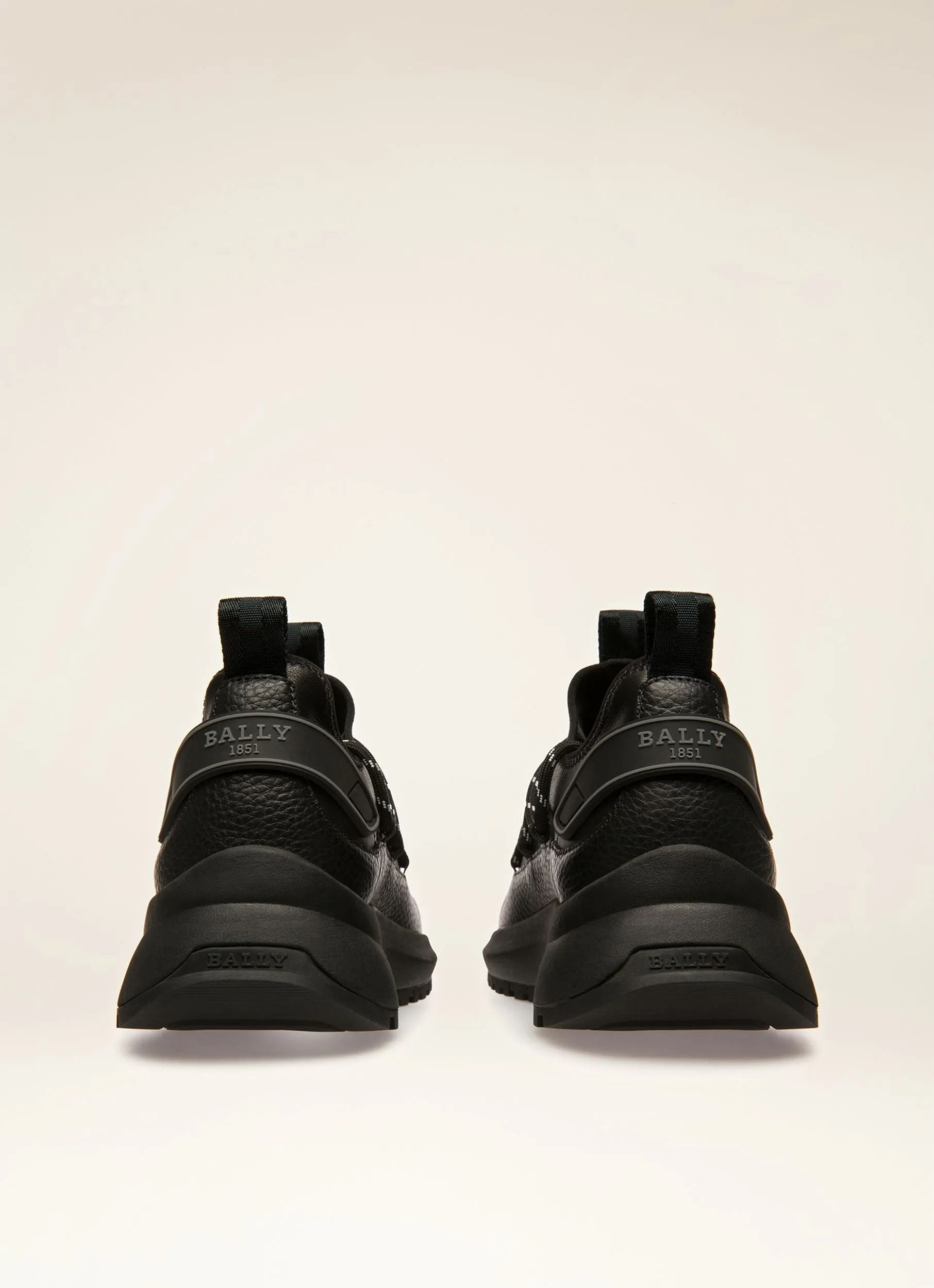 Delys Leather Sneakers In Black