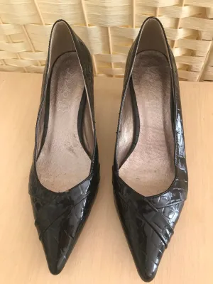 Kitten Heel Shoe in Black & Purple. Size 4 Only - REDUCED