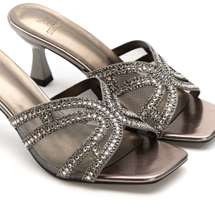 Kitten Heel