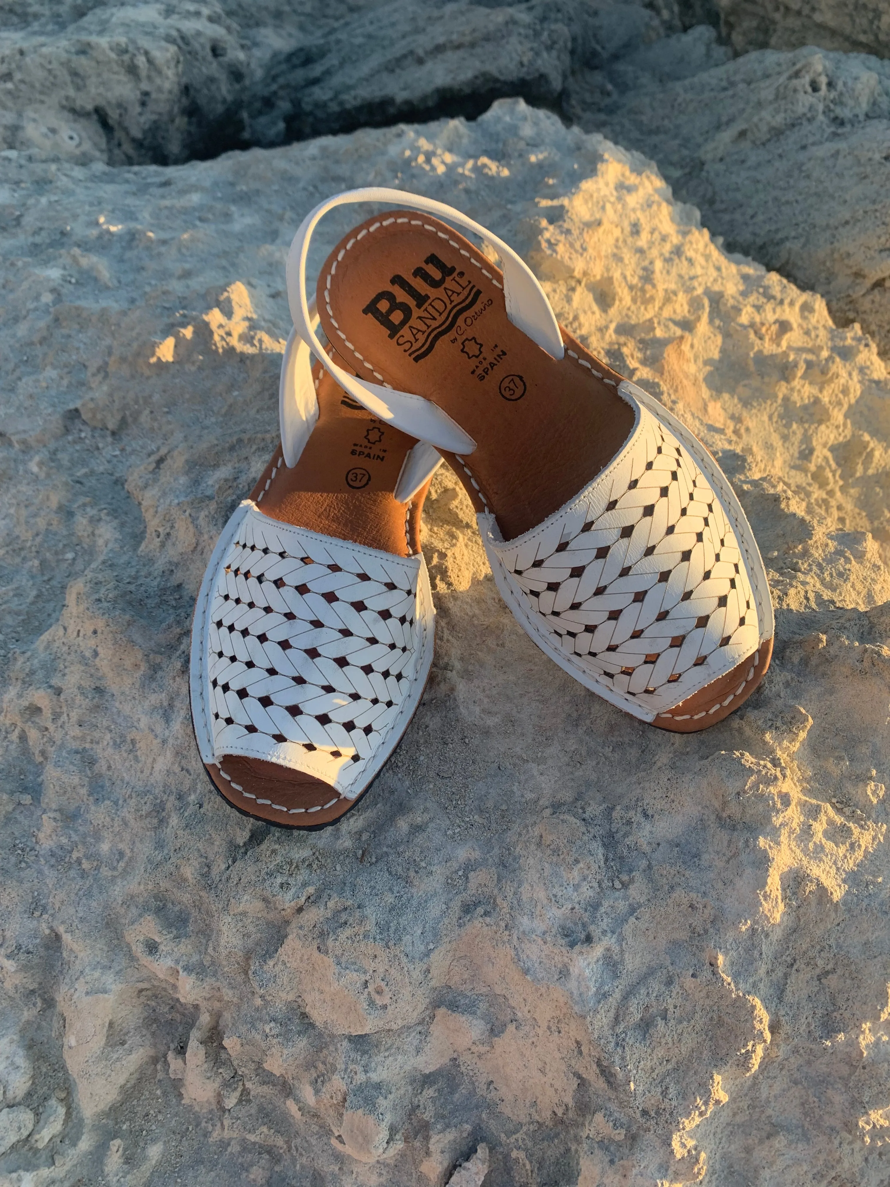 NEW WHITE Ladies Leather Sandal - TOPSELLERS!