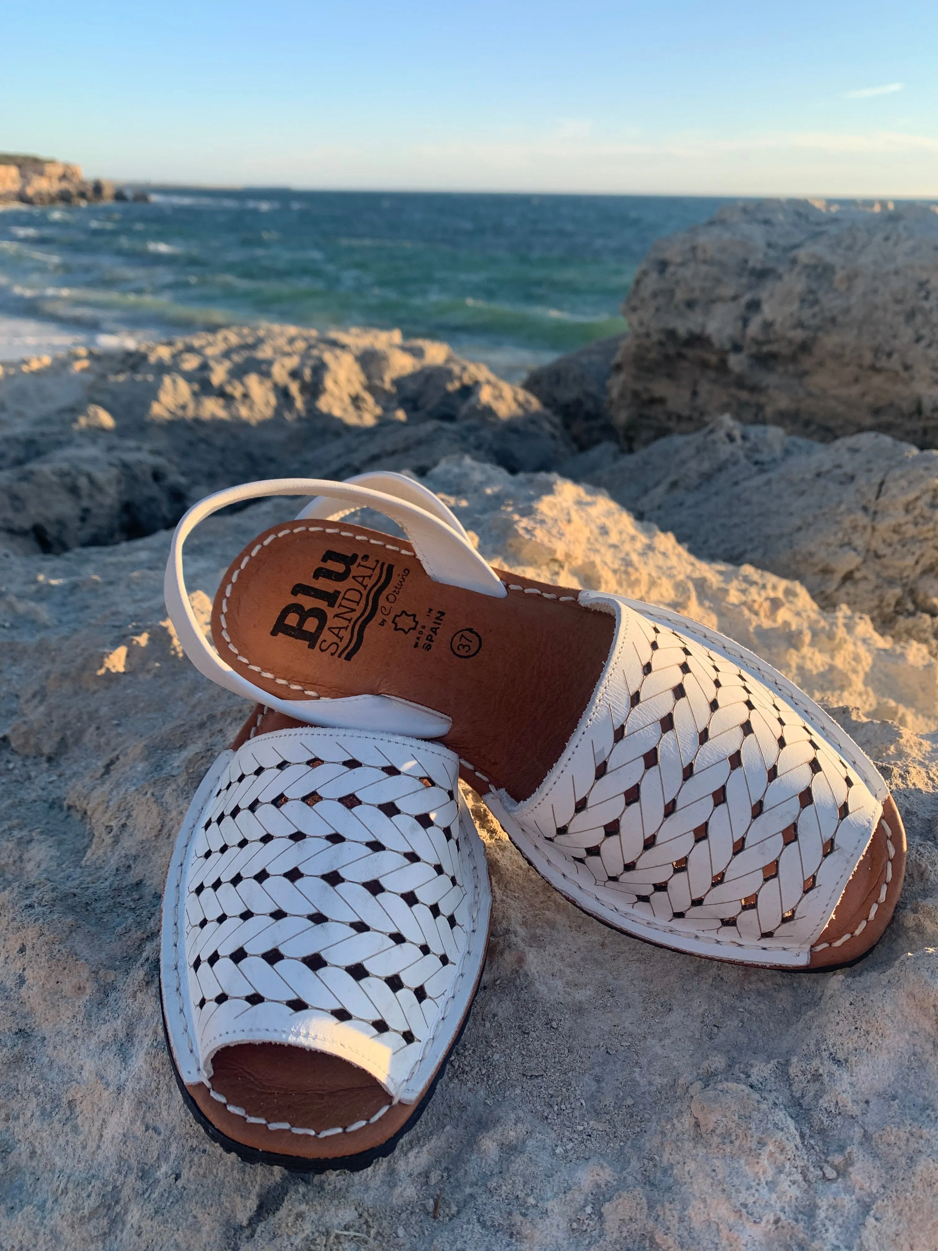 NEW WHITE Ladies Leather Sandal - TOPSELLERS!