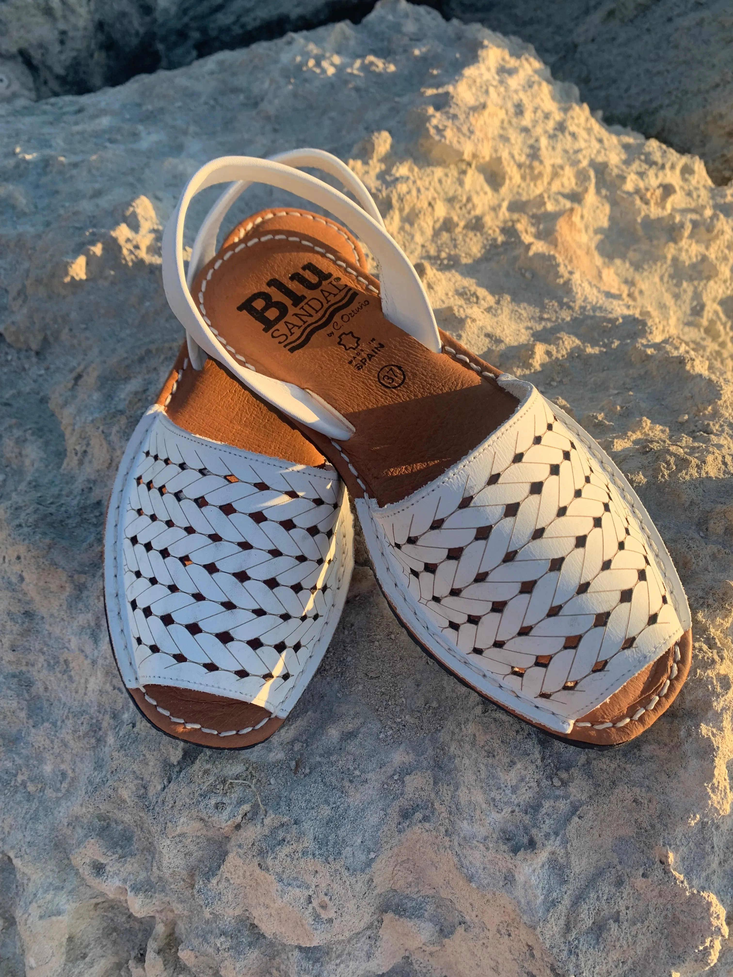 NEW WHITE Ladies Leather Sandal - TOPSELLERS!