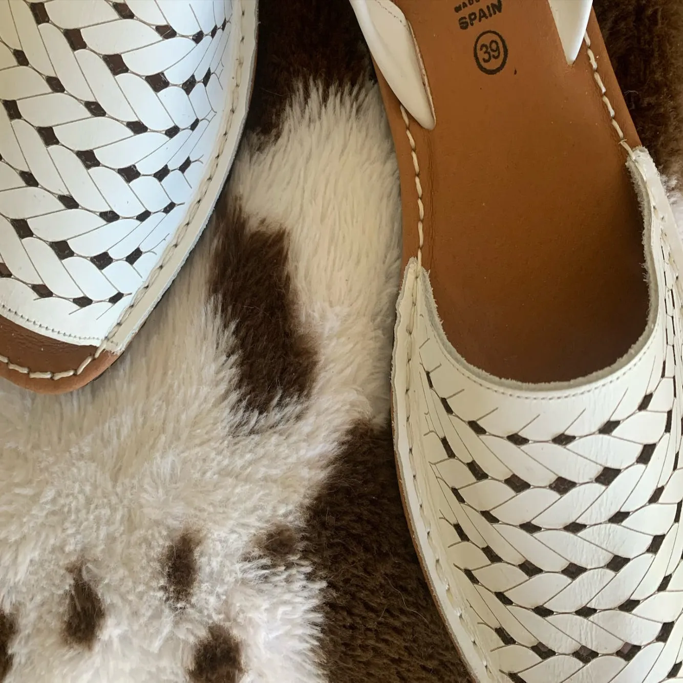 NEW WHITE Ladies Leather Sandal - TOPSELLERS!