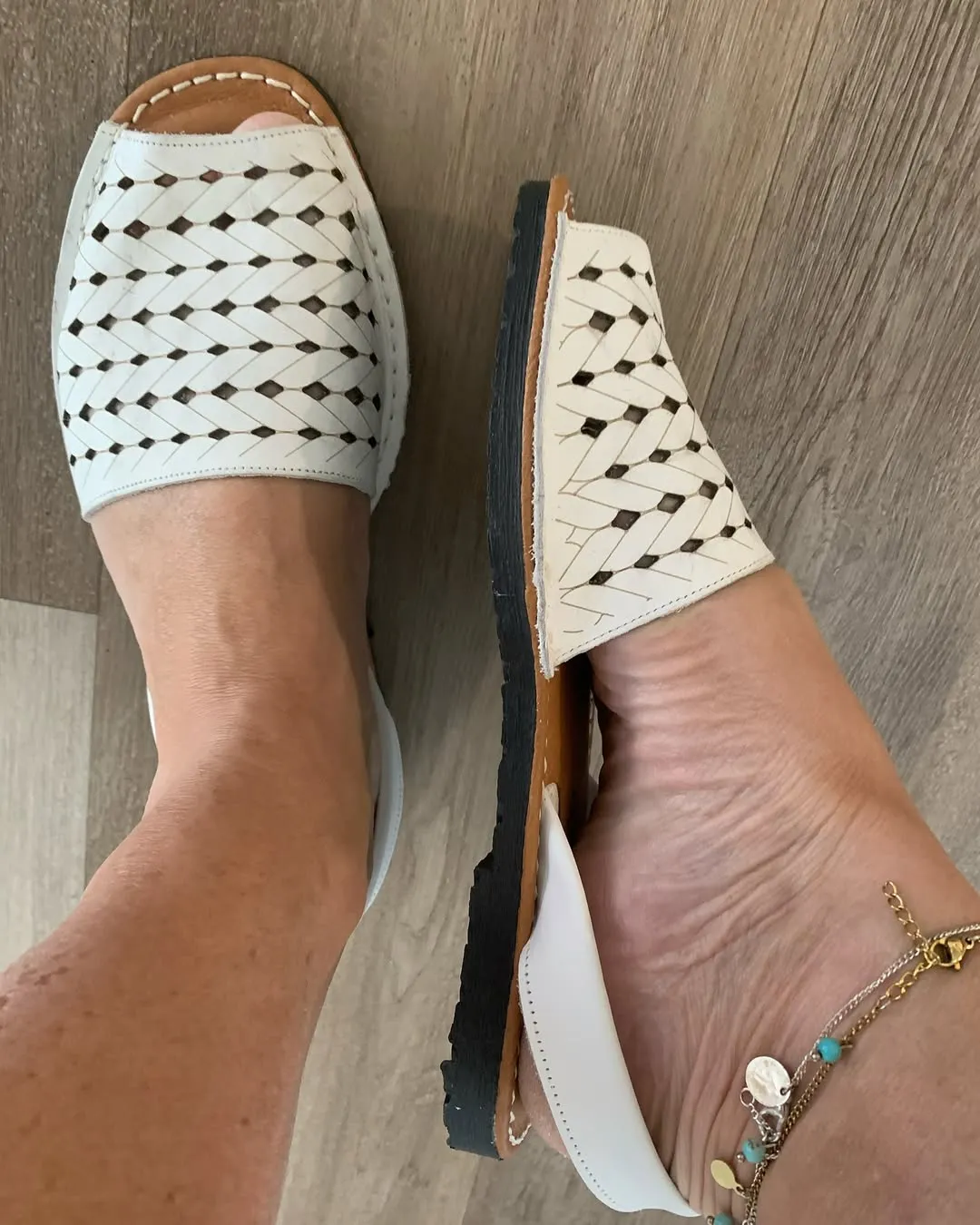 NEW WHITE Ladies Leather Sandal - TOPSELLERS!