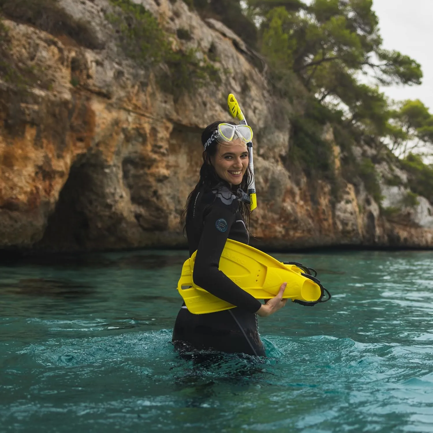 SCUBAPRO GO Travel Scuba Diving Fin for Snorkeling and Swimming, Open Heel Strap