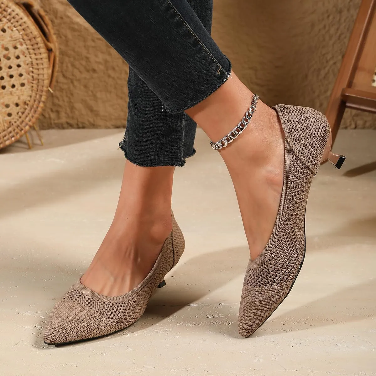 Slip On Kitten Pumps for Women Casual Pointed Toe Knit Heels Women's Closed Toe Low Kitten Heels Meeting Daily Work Dress Shoes Breathable Mesh 1.5"
