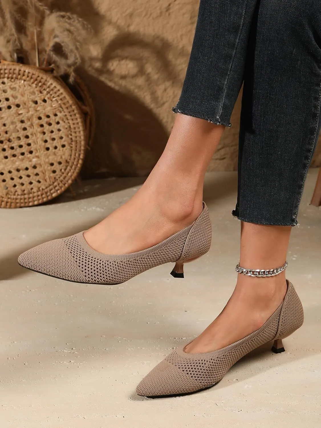 Slip On Kitten Pumps for Women Casual Pointed Toe Knit Heels Women's Closed Toe Low Kitten Heels Meeting Daily Work Dress Shoes Breathable Mesh 1.5"