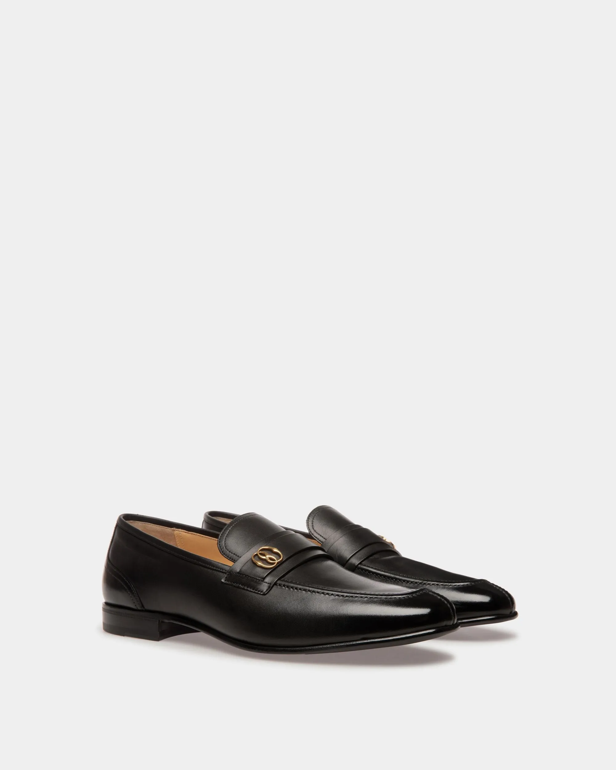 Suisse Loafers In Black Leather