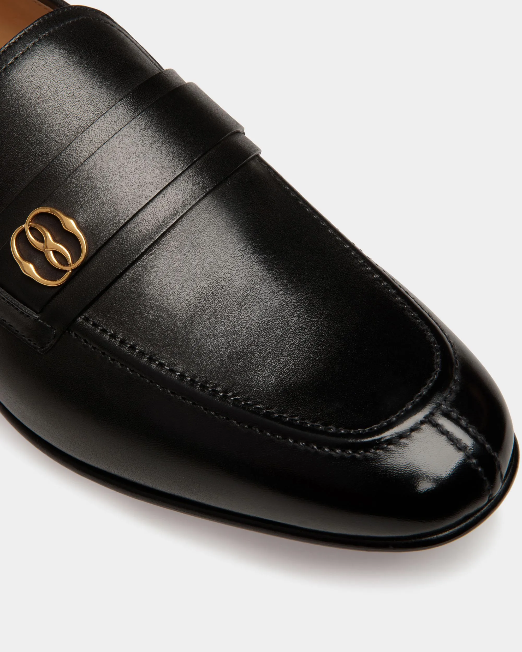 Suisse Loafers In Black Leather