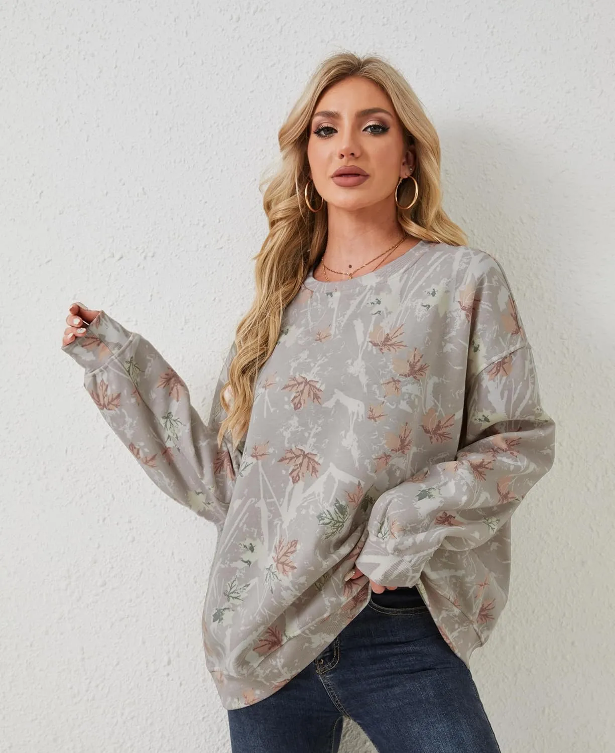 Womens Camo Sweatshirt Maple Leaf Print Oversized Camo Crewneck Sweatshirt Fleece Pullover Hoodies Long Sleeve