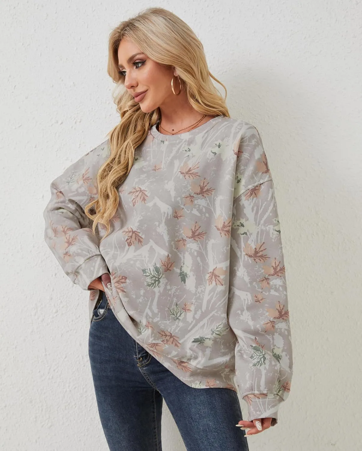 Womens Camo Sweatshirt Maple Leaf Print Oversized Camo Crewneck Sweatshirt Fleece Pullover Hoodies Long Sleeve