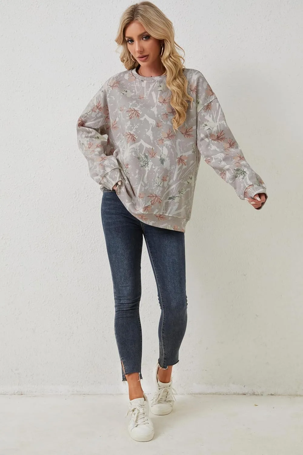 Womens Camo Sweatshirt Maple Leaf Print Oversized Camo Crewneck Sweatshirt Fleece Pullover Hoodies Long Sleeve