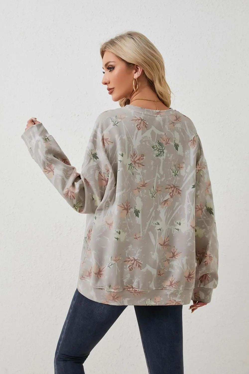 Womens Camo Sweatshirt Maple Leaf Print Oversized Camo Crewneck Sweatshirt Fleece Pullover Hoodies Long Sleeve