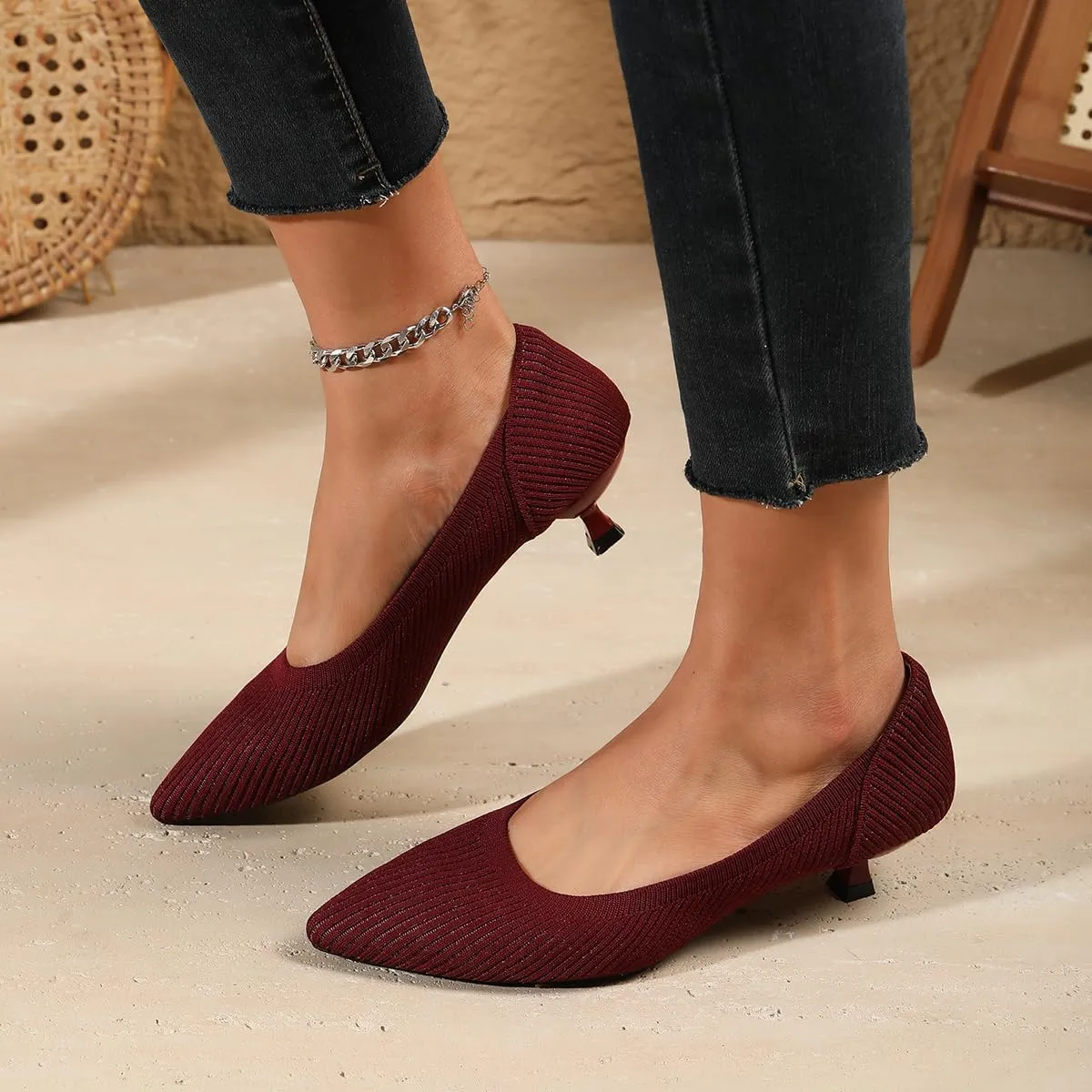Women's Closed Toe Low Kitten Pumps Comfortable Pointed Toe Work Office Heels Shoes for Women Casual Slip On Knitted Kitten Heels Daily Dress Shoes