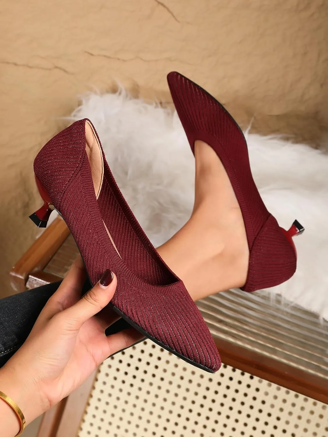 Women's Closed Toe Low Kitten Pumps Comfortable Pointed Toe Work Office Heels Shoes for Women Casual Slip On Knitted Kitten Heels Daily Dress Shoes